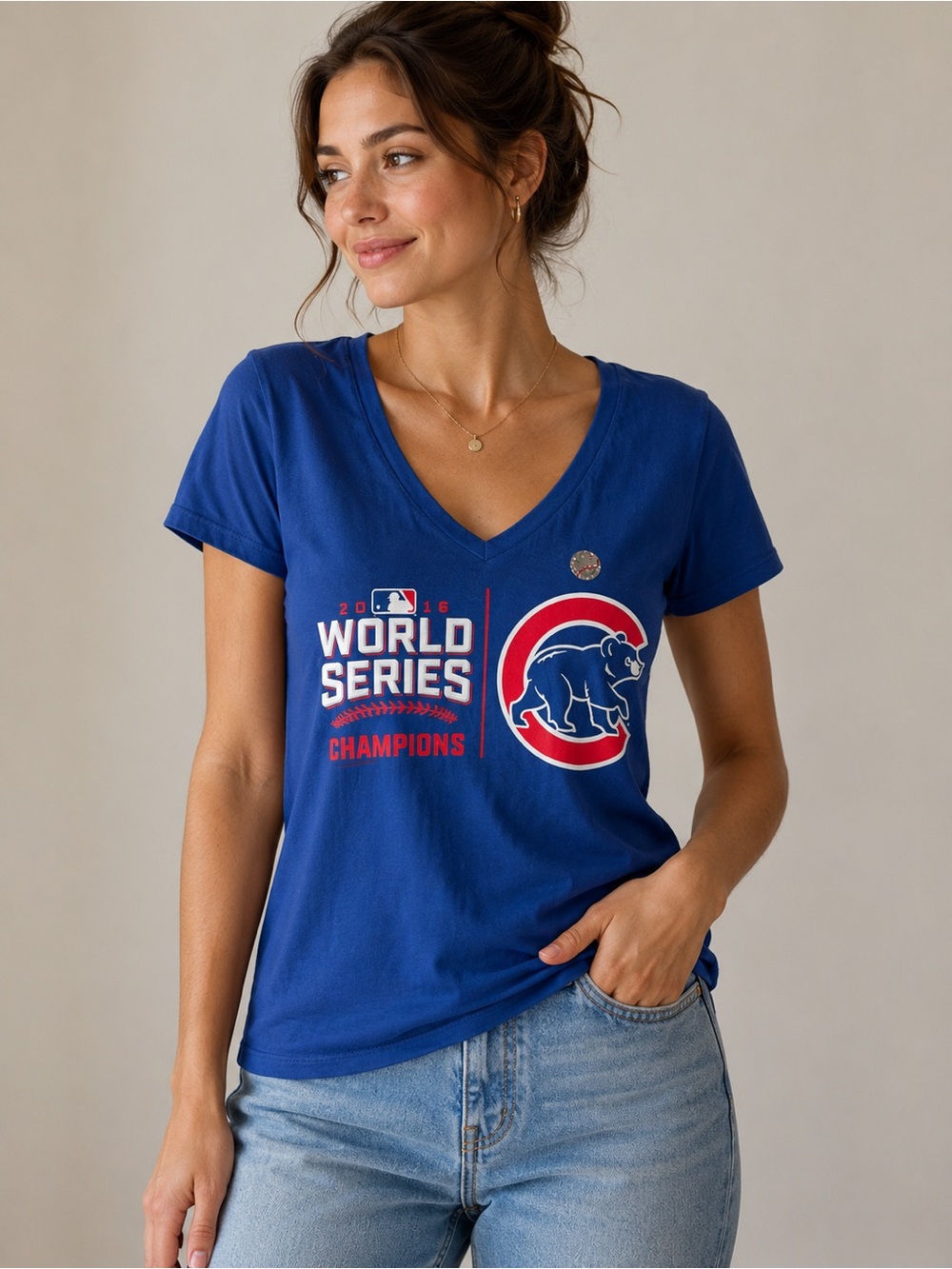 Chicago Cubs 2016 World Series Champion Womens Large NWOT VNeck Tee MLB Baseball